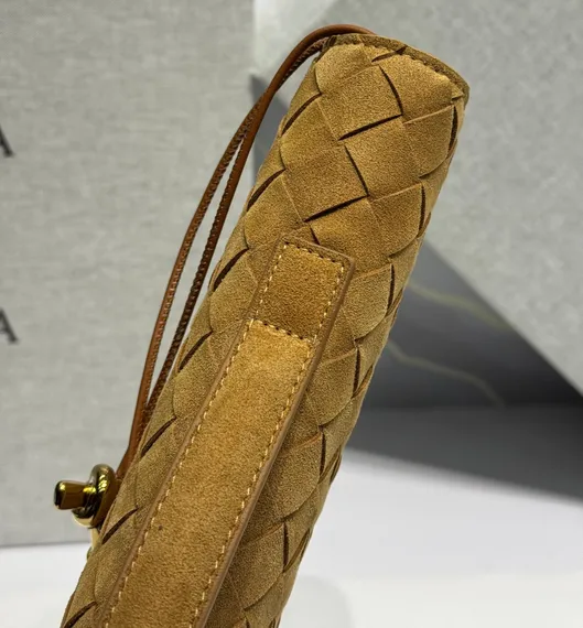 Клатч Bottega Veneta Andiamo