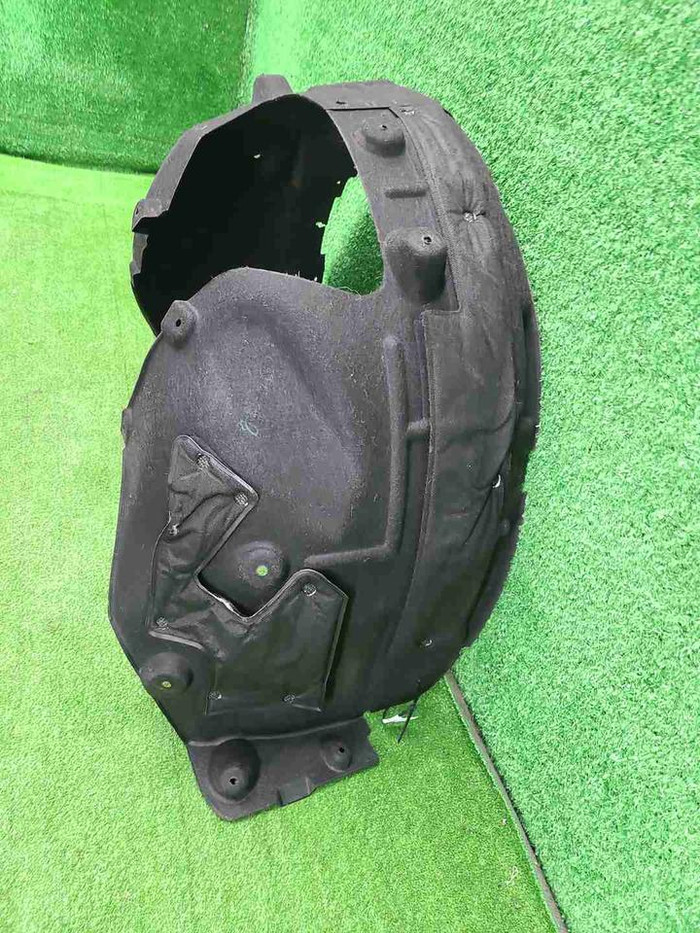 Подкрылок передний правый Hongqi HS5 (2019-н.в.)