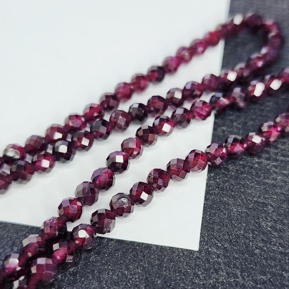 Гранат альмандин, родолит, р-р 4мм, цена за нить 10 см