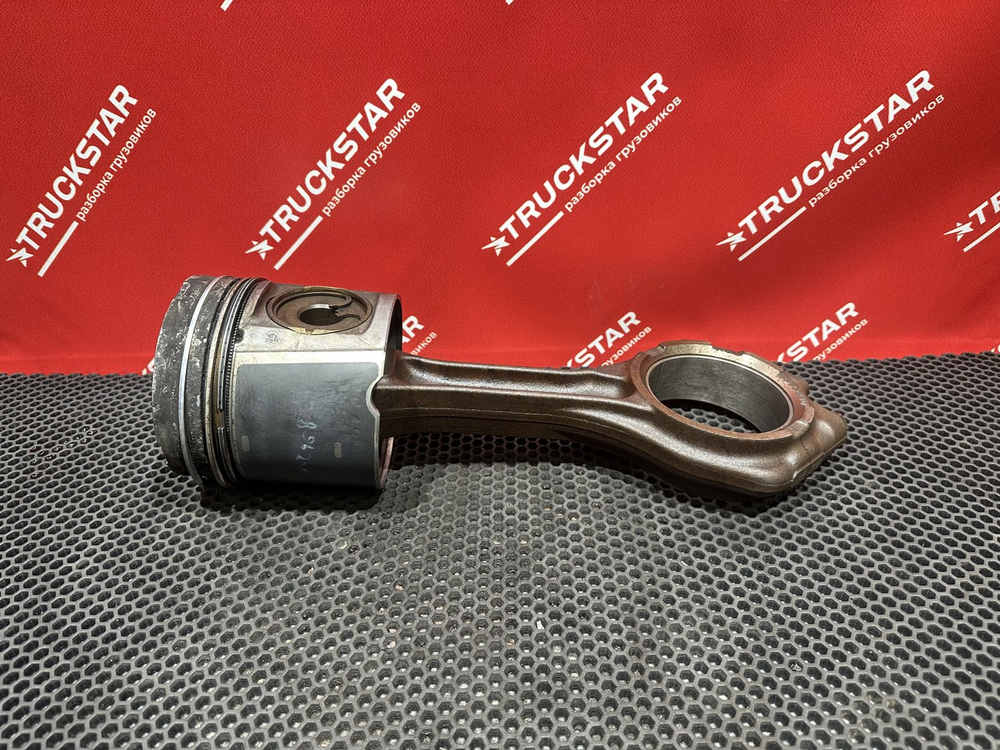 Поршень с шатуном