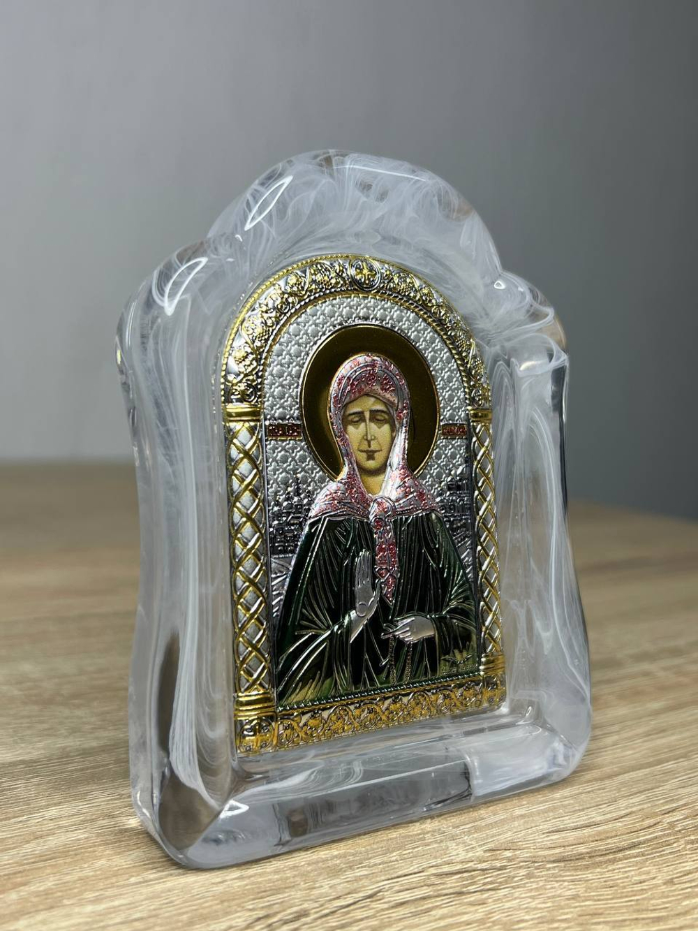 Матрона, икона арочная, белое муранское стекло, эмаль 86х112