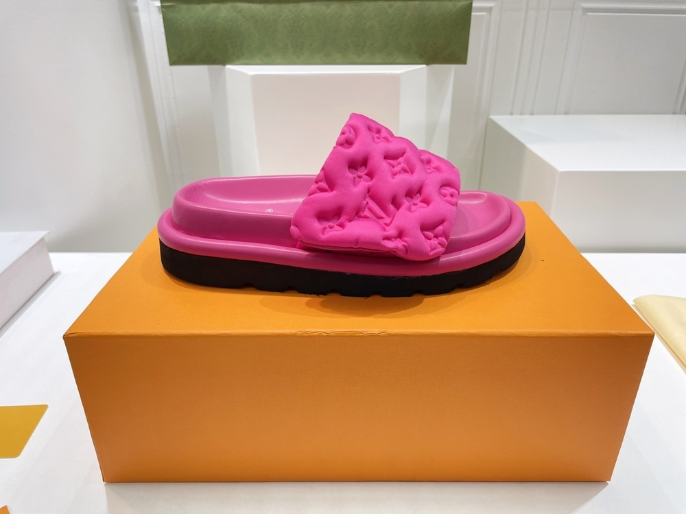Louis Vuitton Pool Pillow Comfort Mule