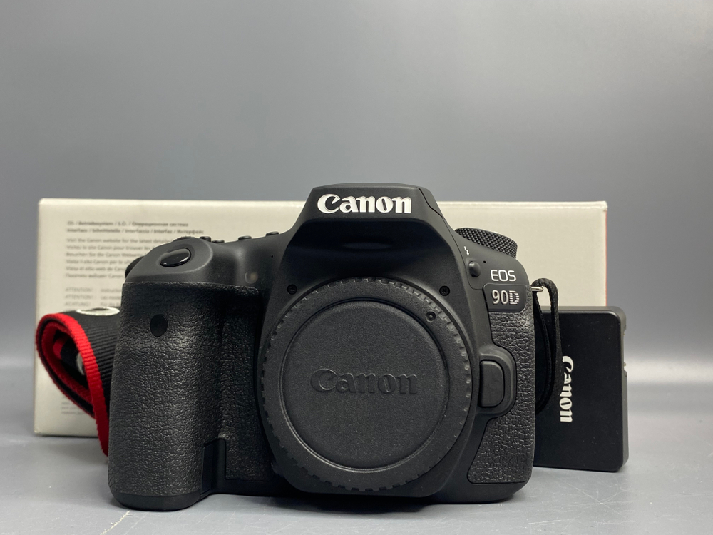 Canon EOS 90D