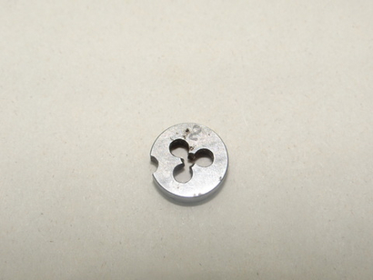 Плашка М2х0,4 (основной шаг)  d=12мм
