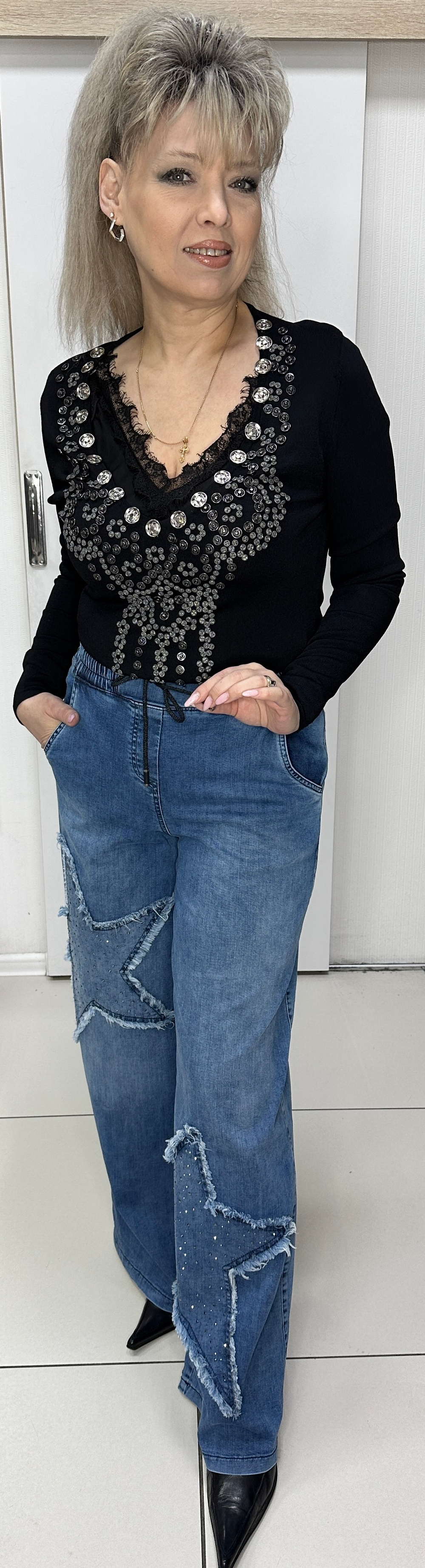 Синие джинсы c принтом из звезд