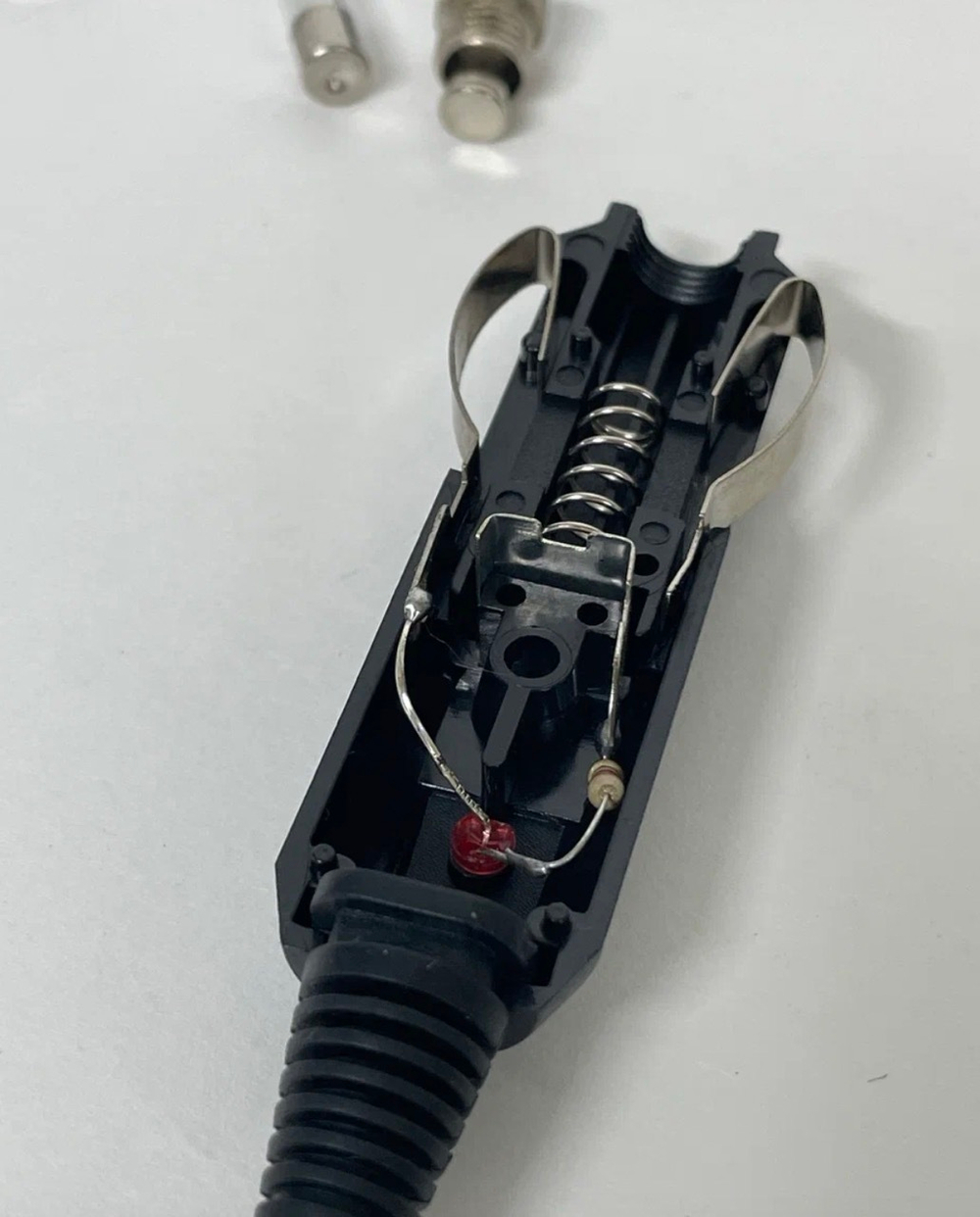 Штекер в прикуриватель, 12В - 24В, 3А предохранитель, индикатор включения, TG (1 шт.)