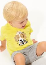 две футболки с шортами