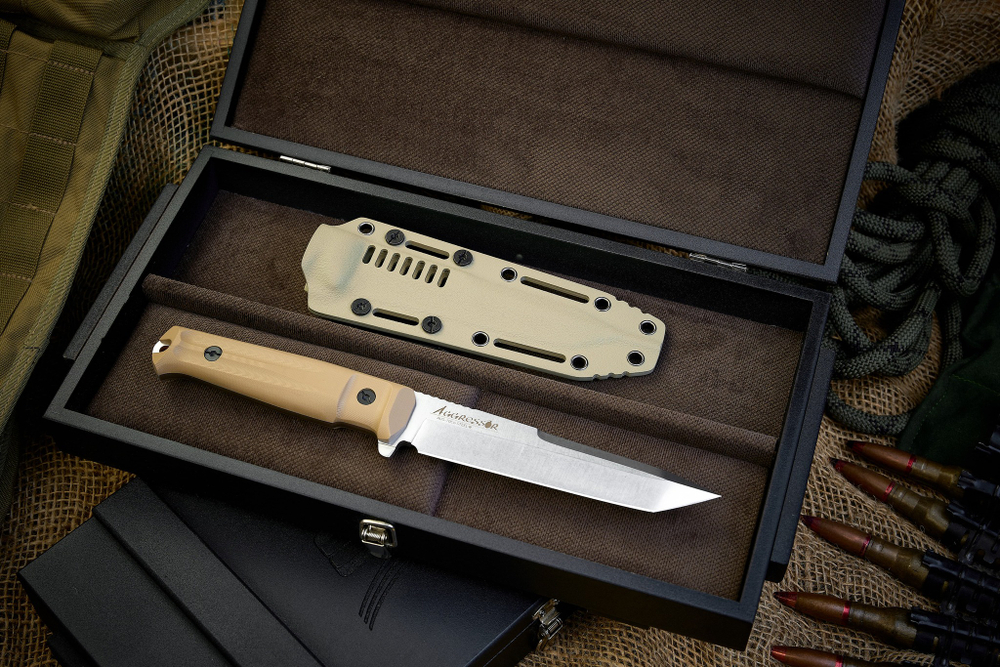 Подарочный набор: Aggressor AUS-10Co (Cryo) Stonewash G10 и шкатулка 80 лет Великой Победы