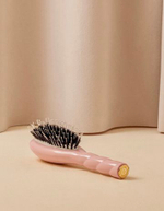 La Bonne Brosse Массажная расческа для волос N 03 Essential Small Sensitive Scalp Brush - Powder Pink