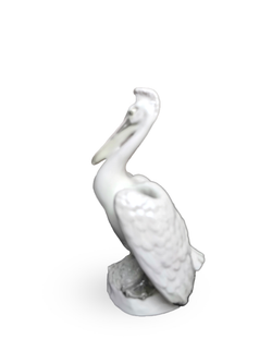 Фарфоровая статуэтка "Пеликан" ЛФЗ