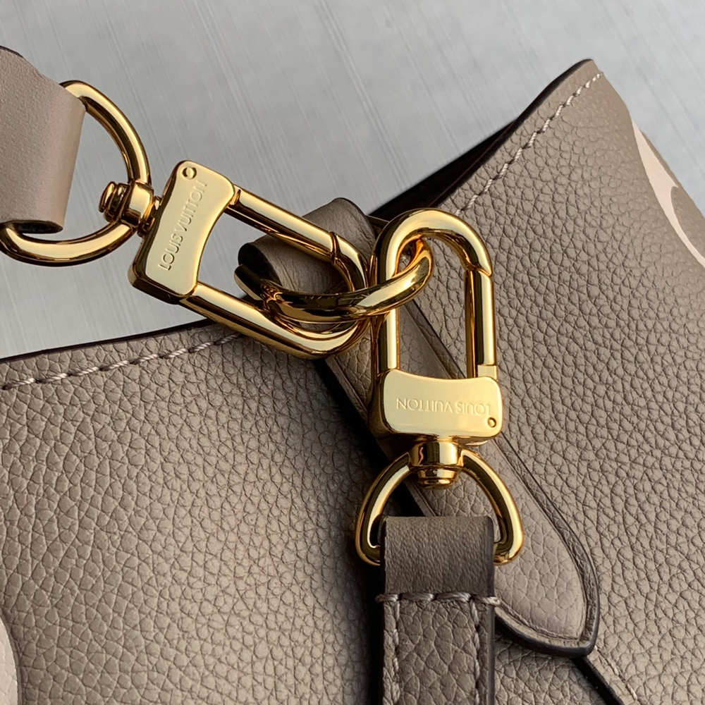 Louis Vuitton NeoNoe MM