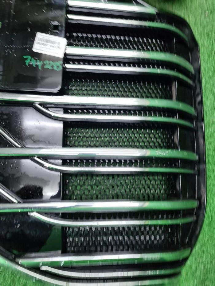 Решетка радиатора Voyah Dream (2021-н.в.)