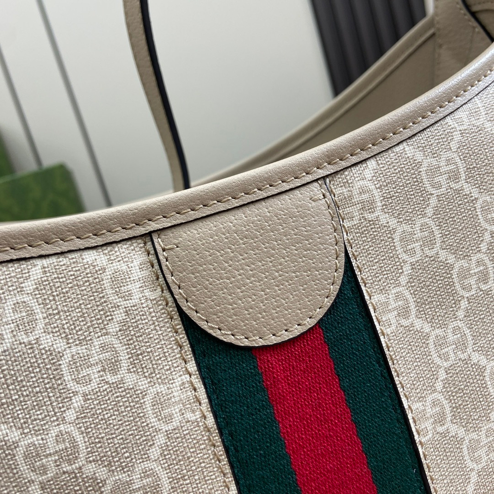 Gucci Ophidia GG Medium Shoulder Bag 34 cm