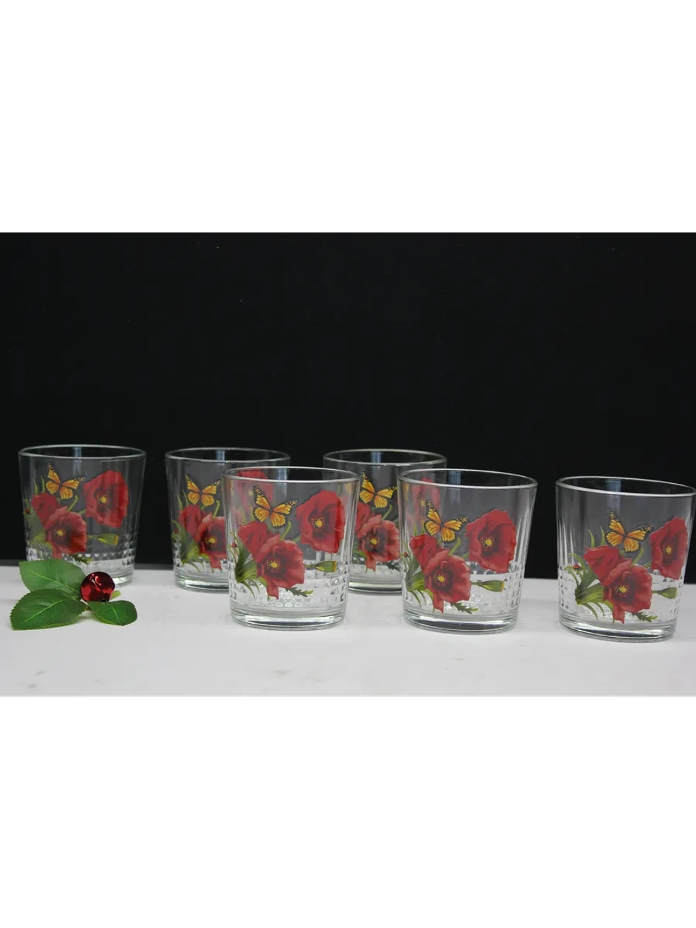 Стакан для напитков сока и воды