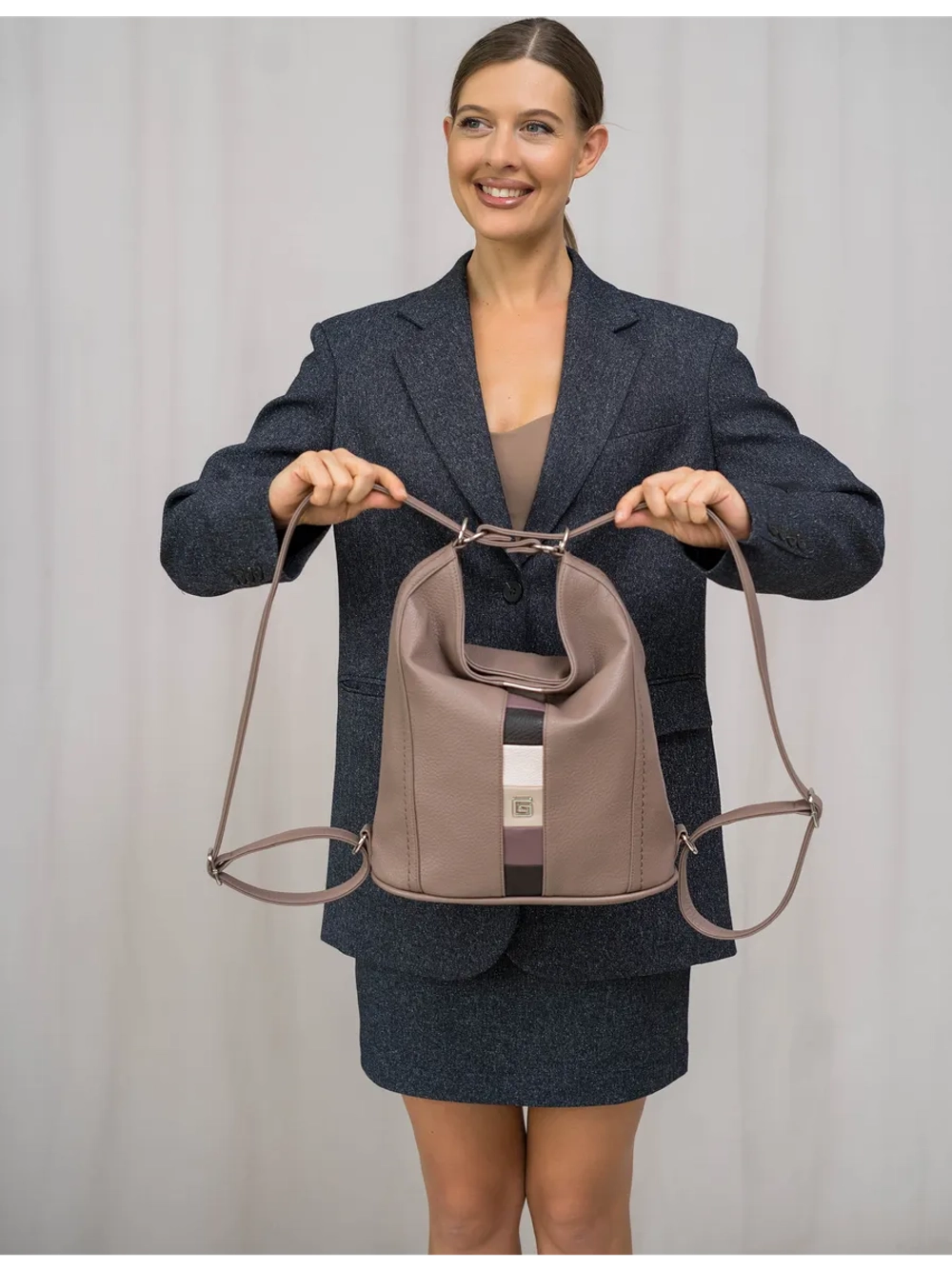 Сумка рюкзак большая через плечо трансформер