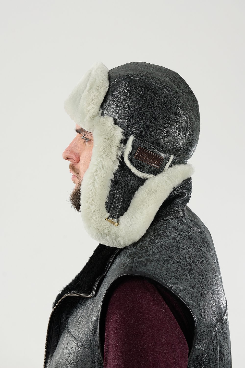 Мужская шапка из натуральной овчины