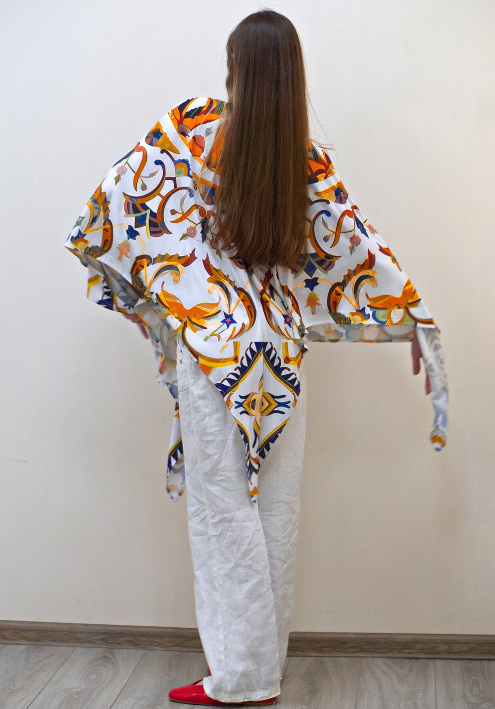 Накидка-пончо "Римские каникулы" по мотивам узорчатой столешницы в технике "пьетра дура"