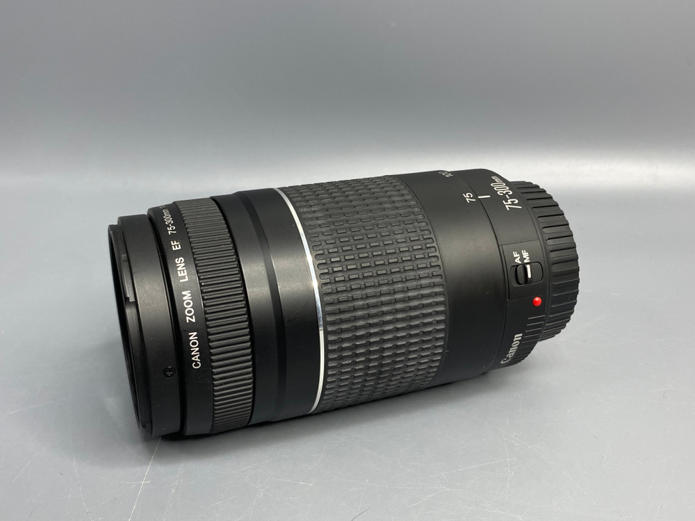 Canon EF 75-300mm f/4-5.6 III микроцарапина на линзе