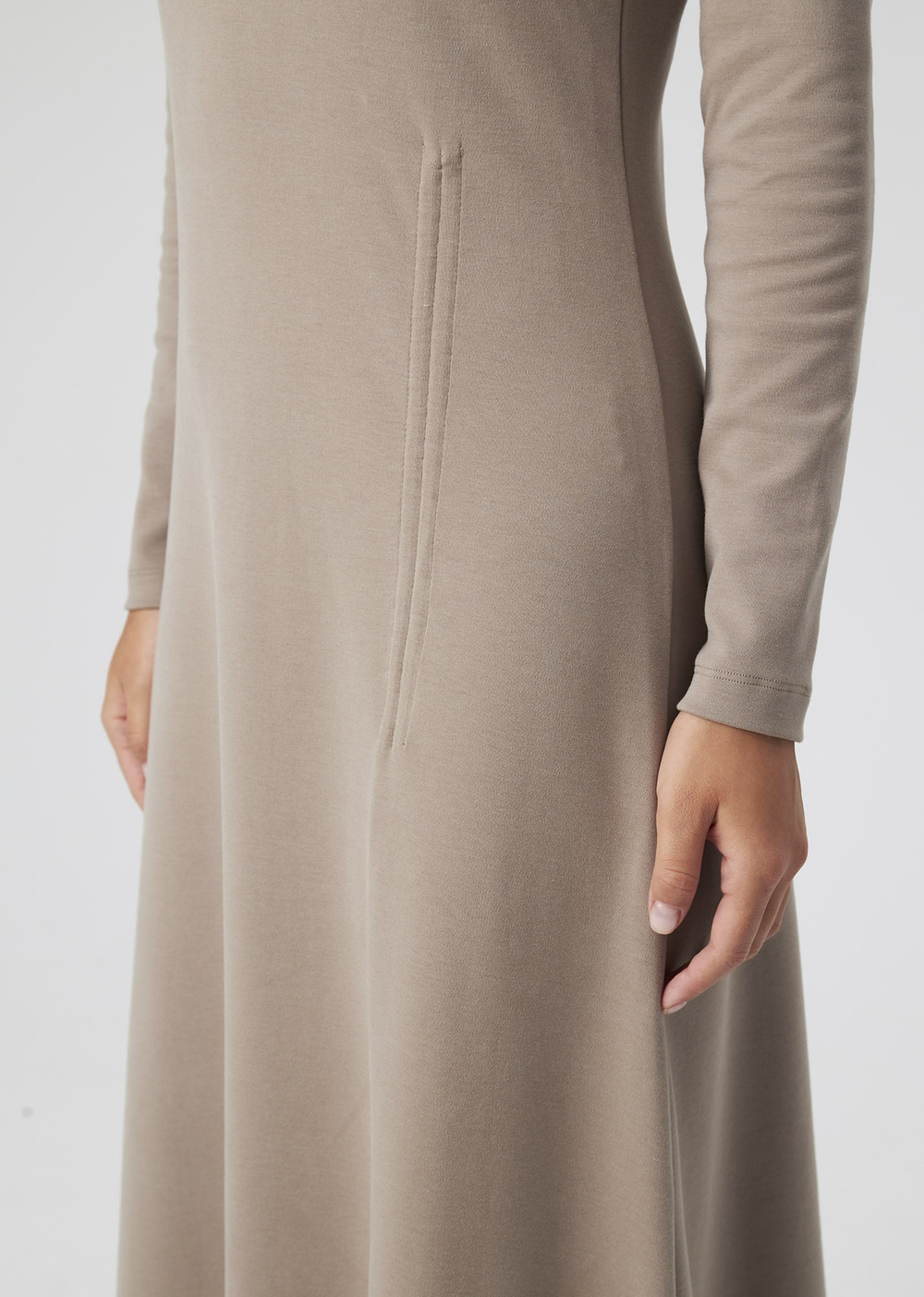 DRESS | M | LIGHT-BROWN