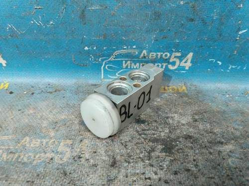 Клапан кондиционера Kia SORENTO 2002-2009