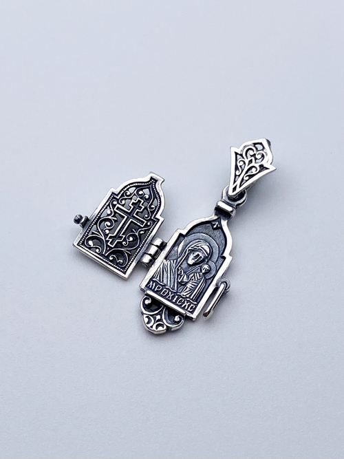 Ладанка из серебра/Чернение/С подвижным ухом/Казанская