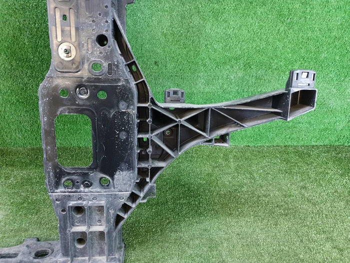 Телевизор Genesis GV80 (2020-н.в.)