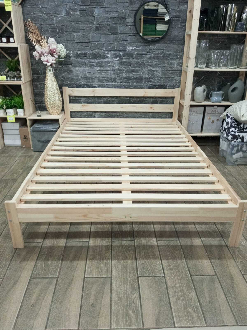 Кровать деревянная двуспальная Дачная, спальное место 200х160 см, массив сосны