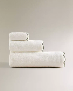 ZARA HOME БАННОЕ ПОЛОТЕНЦЕ С ВОЛНИСТОЙ КРОМКОЙ, ЗЕЛЕНЫЙ