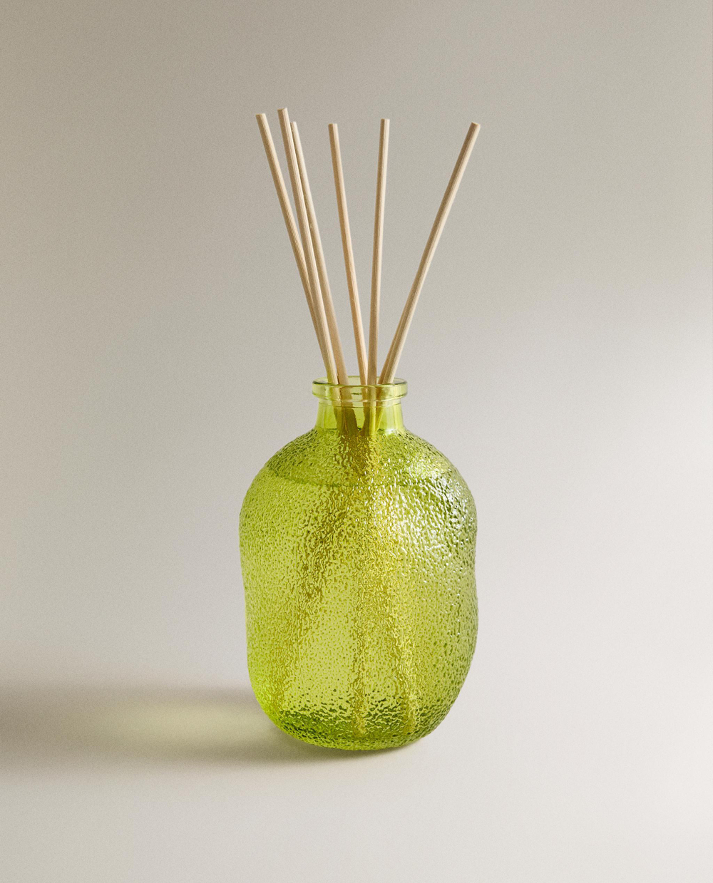 Zara Home Аромадиффузор Bergamot & Sandalwood 435 мл, тростниковые палочки микадо, аромат древесный, Коричневый