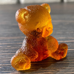Мишка сердечки на лапках