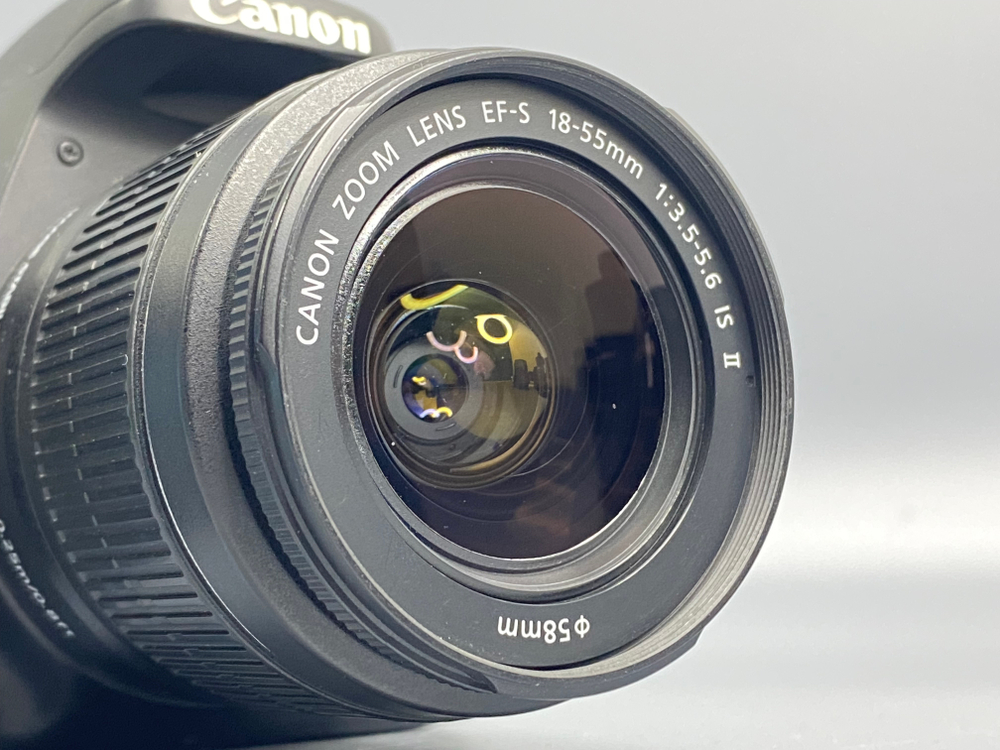 Canon 600D kit 18-55mm IS ll 27.000 кадров