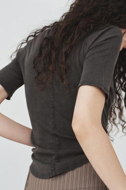 ZARA ФУТБОЛКА С ЭФФЕКТОМ ПОТЕРТОСТИ, УГОЛЬНЫЙ