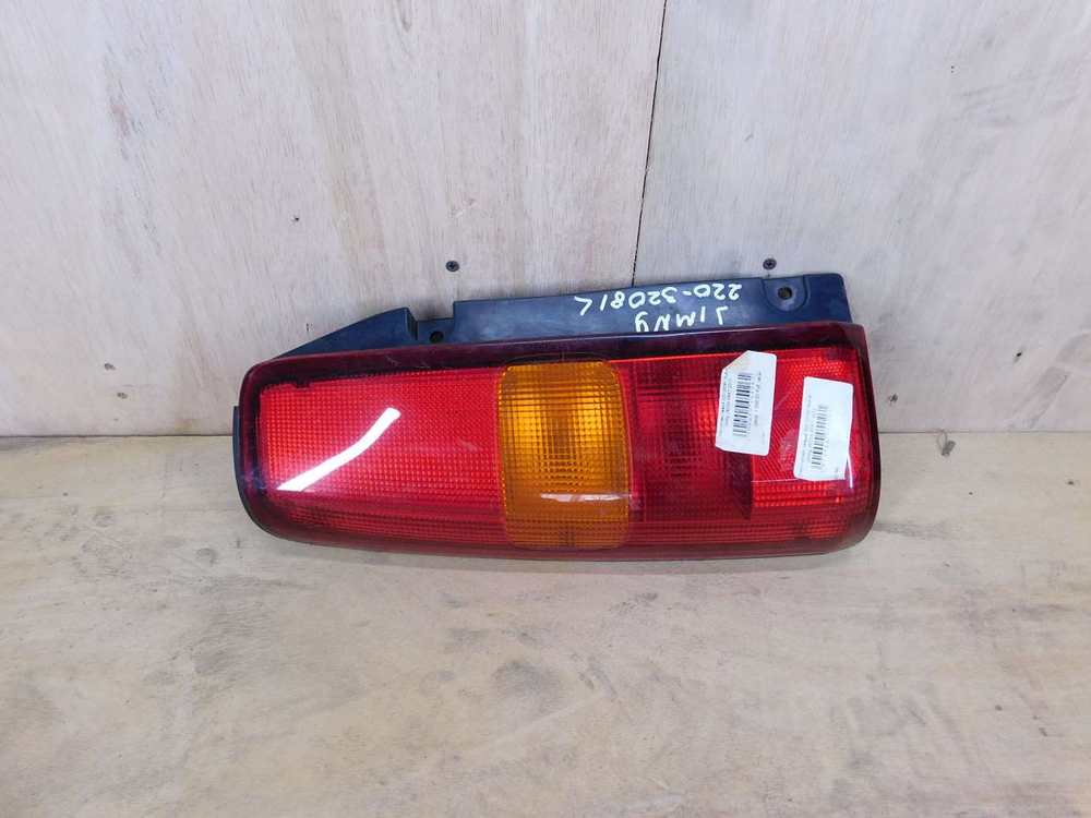 стоп-сигнал левый 220-32081 Suzuki Jimny JB23A K6AT 2012