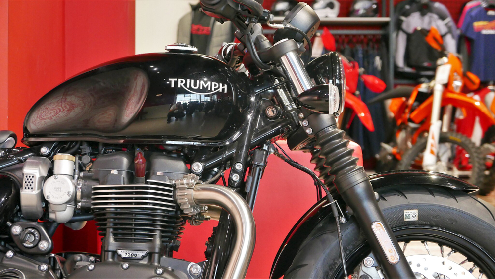 TRIUMPH BONNEVILLE BOBBER 2023