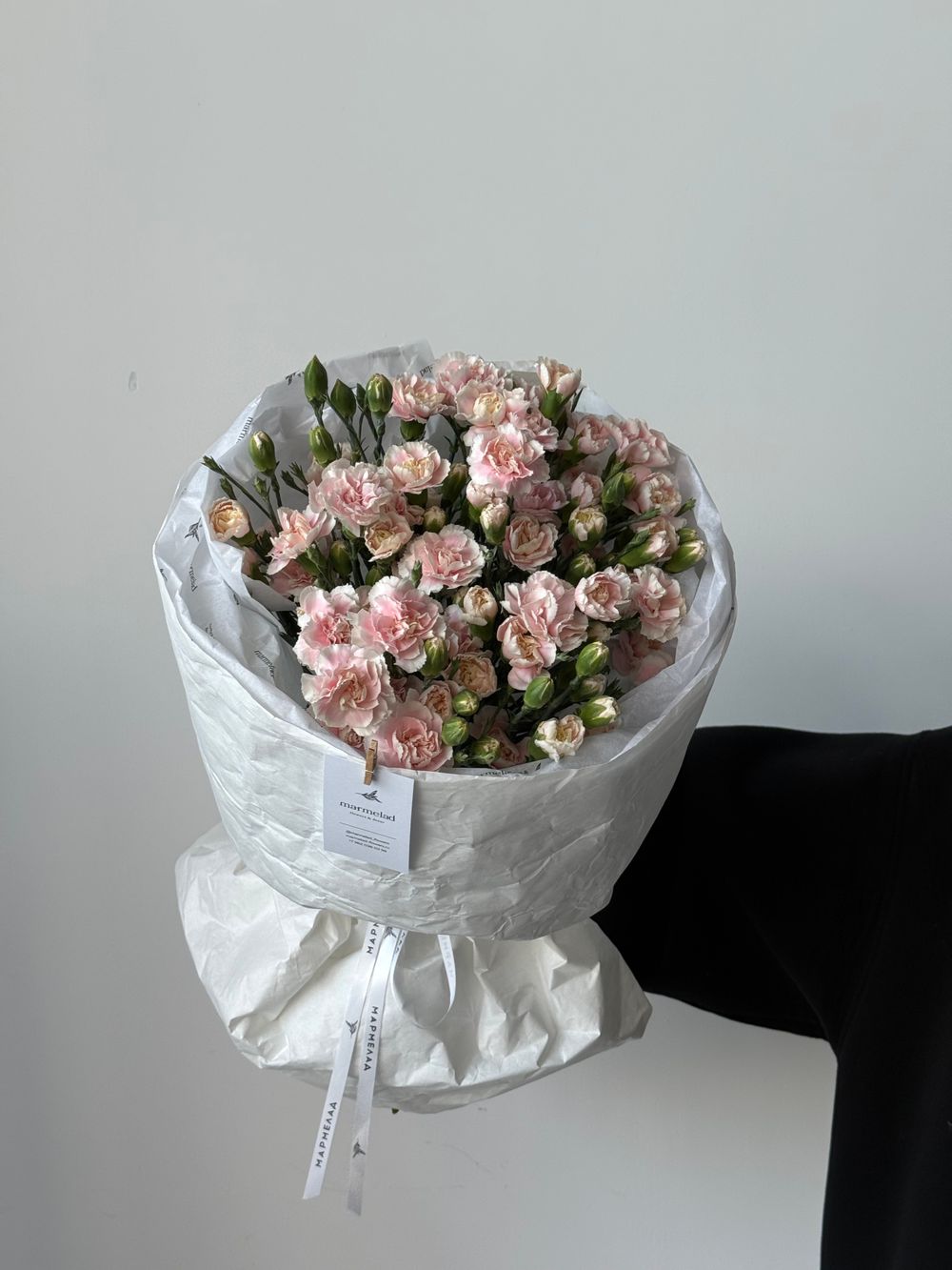 Моно букет из кустовых диантусов в нежно розовом оттенке 25 шт