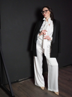 Блуза из обнимающего шелка в жемчужном