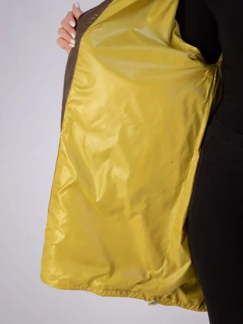 Пальто из натуральной кожи с капюшоном