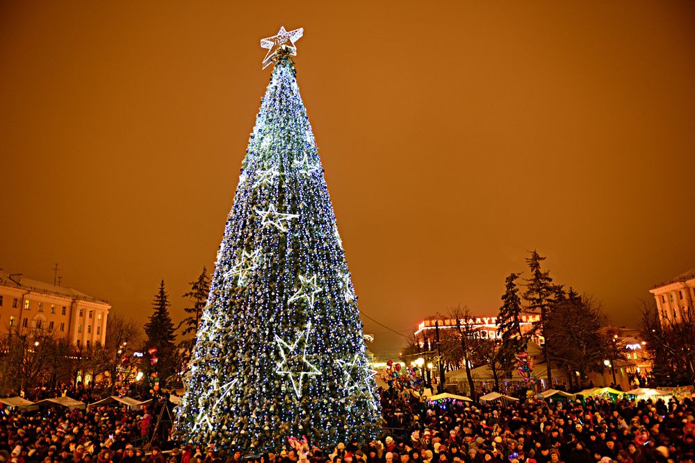 Уличная елка каркасная "Русская" (пвх) 24 м