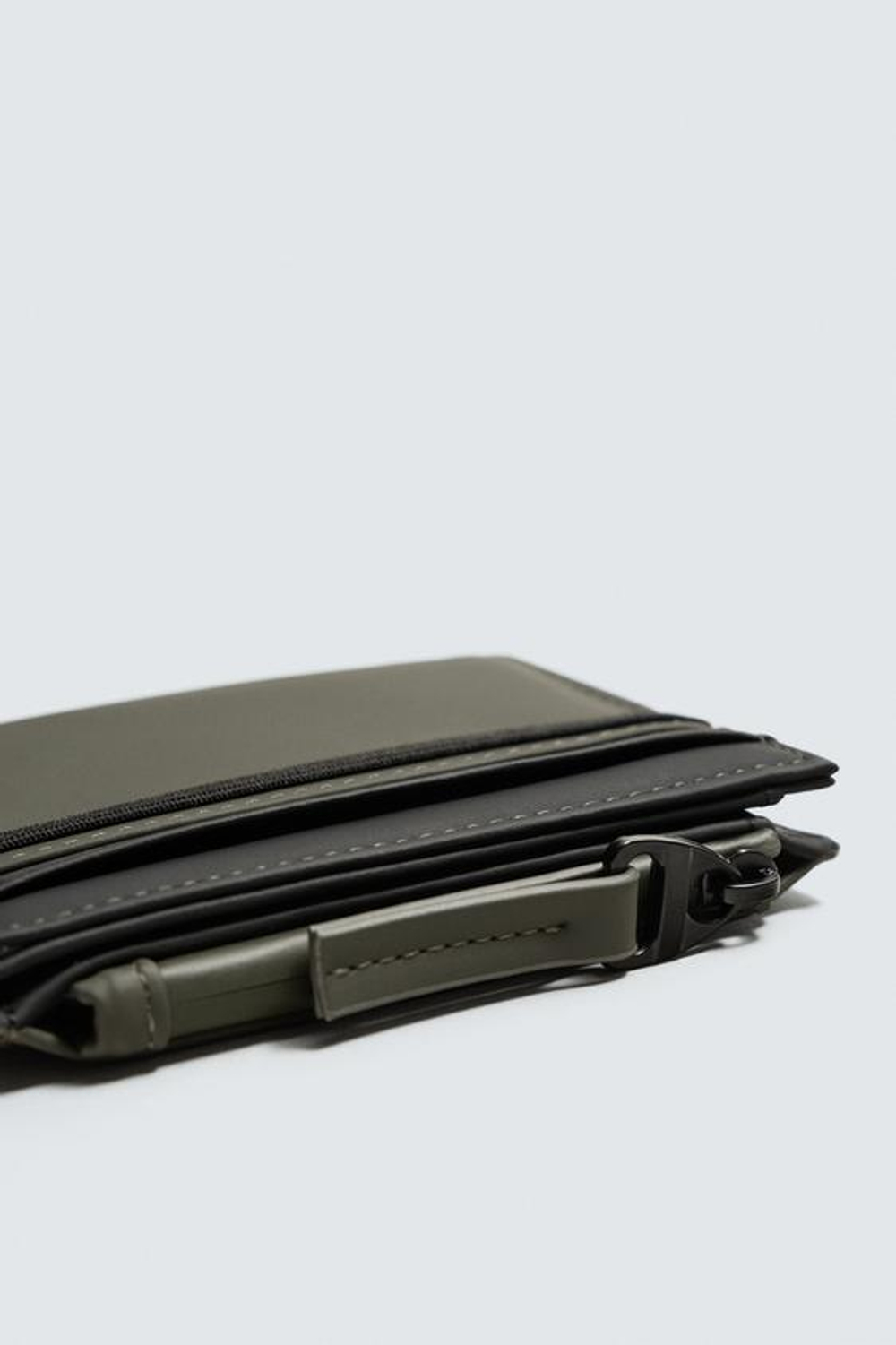 ZARA ПРОРЕЗИНЕННЫЙ КОШЕЛЕК С ОТДЕЛЕНИЕМ ДЛЯ МОНЕТ, ЗЕЛЕНЫЙ ХАКИ