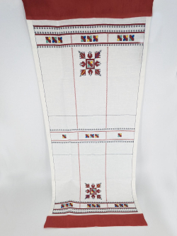 Дорожка с чувашской вышивкой