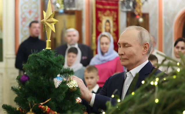 Рождественскую ночь Владимир Путин присутствовал на&nbsp;богослужении в&nbsp;храме великомученика Георгия Победоносца в Подмосковье
