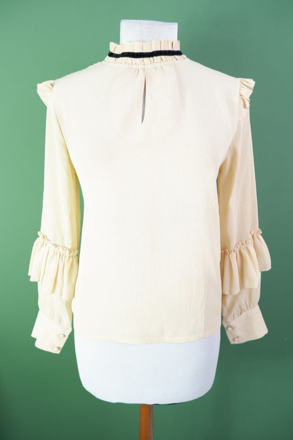 Блузка эффектная 44 размер