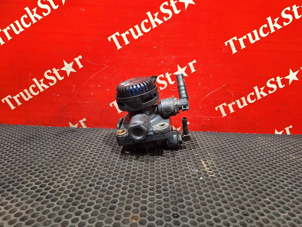 Клапан ускорительный