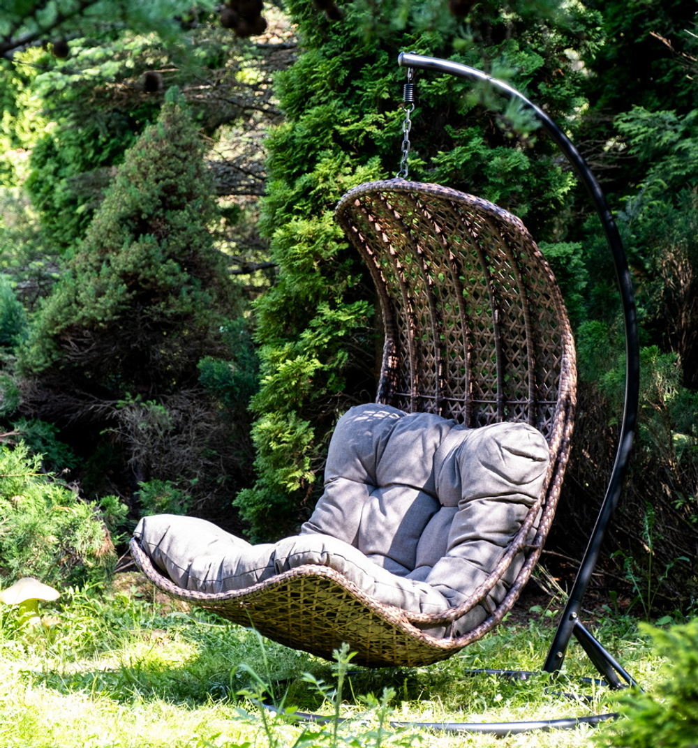 "Виши" подвесное кресло-кокон из искусственного ротанга, цвет коричневый с серо-коричневой подушкой