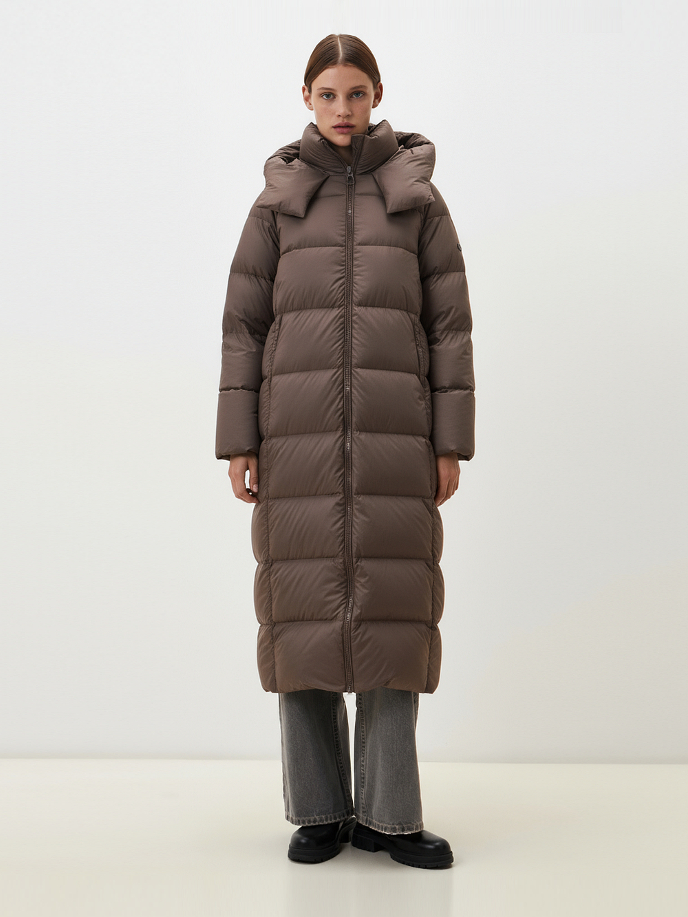Объемный удлиненный пуховик