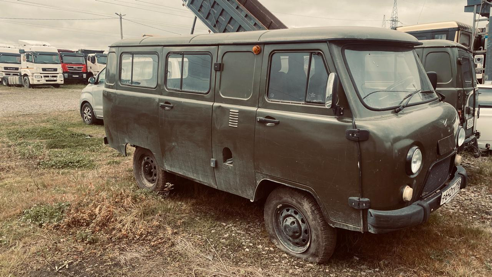 UAZ 3741* Грузопассажирский 374195 (без ABS, Бензиновый, 2,7 л, 112. л.с.)