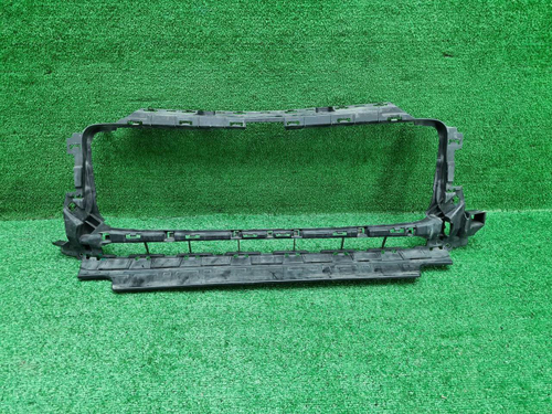 Кронштейн решетки радиатора Mercedes G W463 18-24