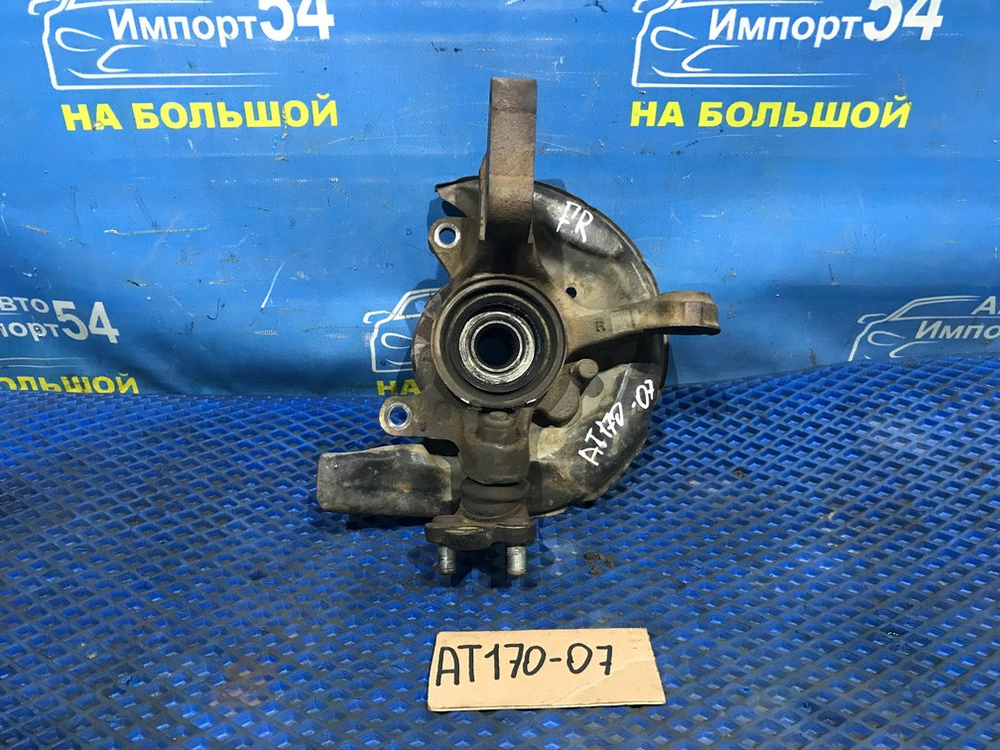 Ступица передняя правая TOYOTA CORONA 1991
