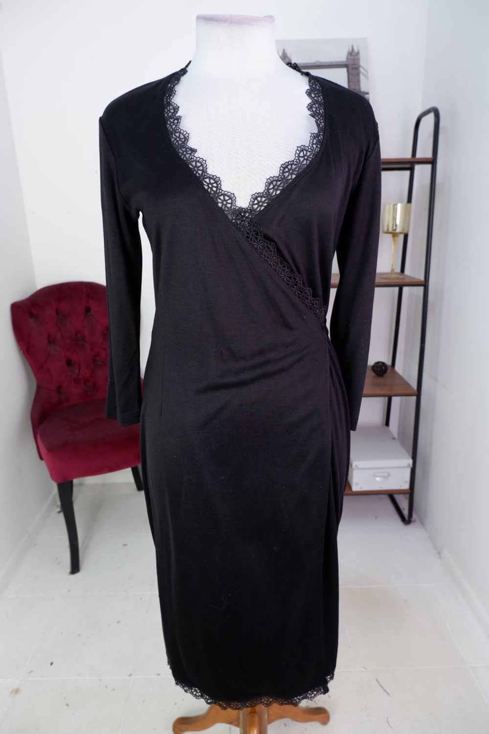 Платье Madeleine шелковое с кружевной отделкой, маркировка 38, визуально 44/46 размер