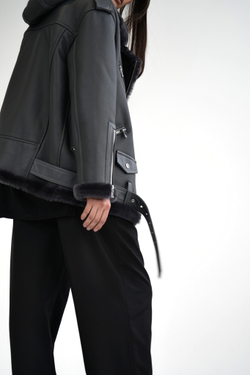 Дубленка серая с капюшоном